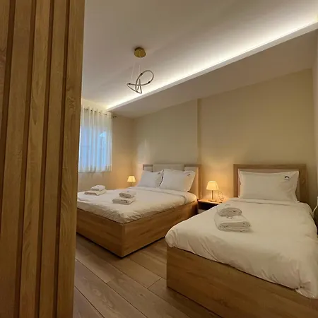 Metropolitan Charm: Cozy 1br In 7min To Skanderbeg Tirana