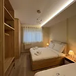 Metropolitan Charm: Cozy 1br In 7min To Skanderbeg Daire Tiran