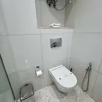 Daire Metropolitan Charm: Cozy 1br In 7min To Skanderbeg *