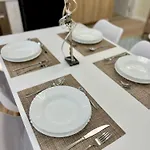 Metropolitan Charm: Cozy 1br In 7min To Skanderbeg